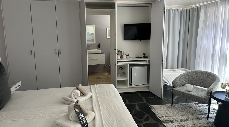 Elephant Deluxe Doubleroom bed-closeup